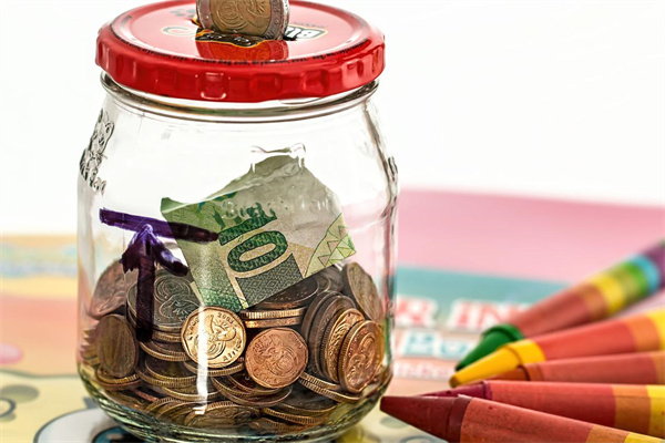 还没跌完！黄金暴跌逾50美元后迎“开门黑” 美联储恐再补一刀